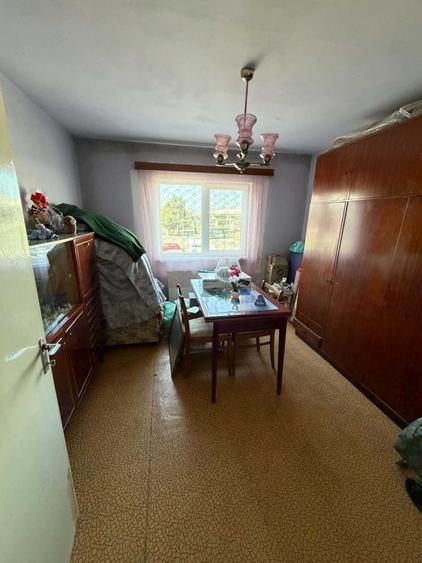 Apartament cu 3 camere decomandat în Exterior Vest