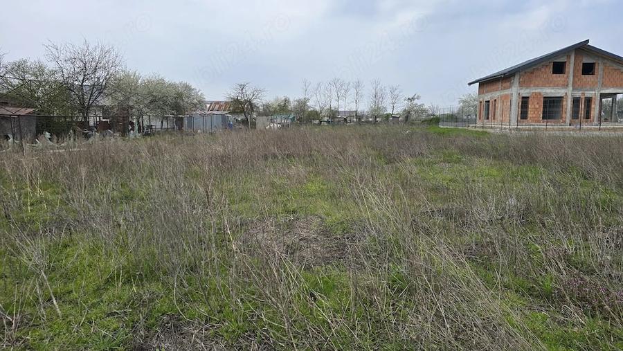 Teren de 500 mp, în Dobreni