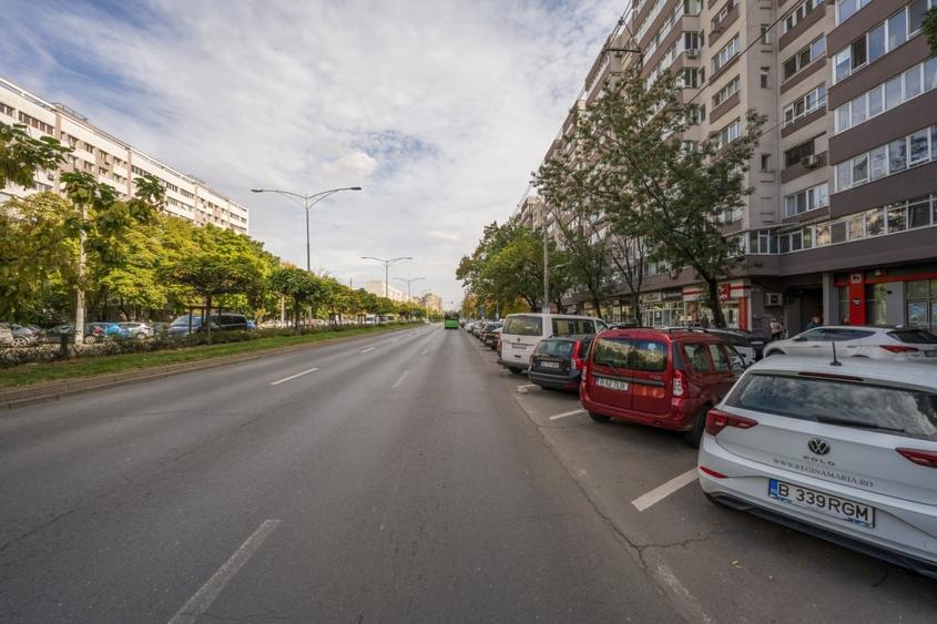 Apartament cu 3 camere decomandat în Lujerului