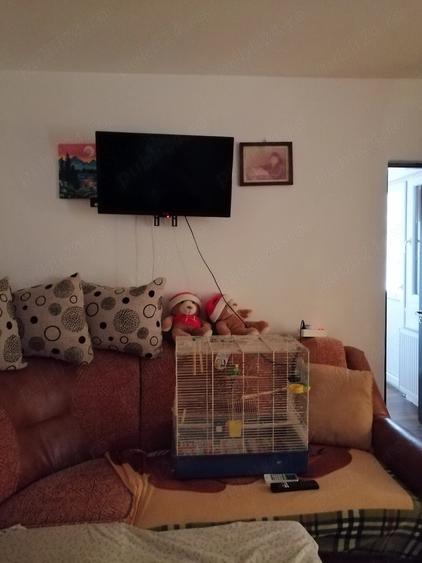 Apartament cu 3 camere semidecomandat în Moroasa 2