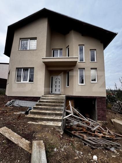 Casă individuală cu 2 camere cu Garaj în Sud-Est