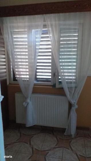 Casă cu 4 camere cu Teren 2275 Mp în Văcărești