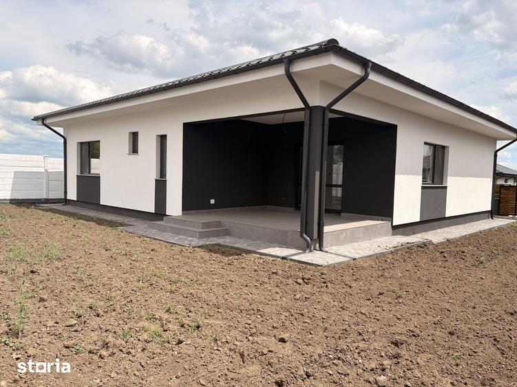 Casă cu 4 camere cu Teren 455 Mp în Șendreni