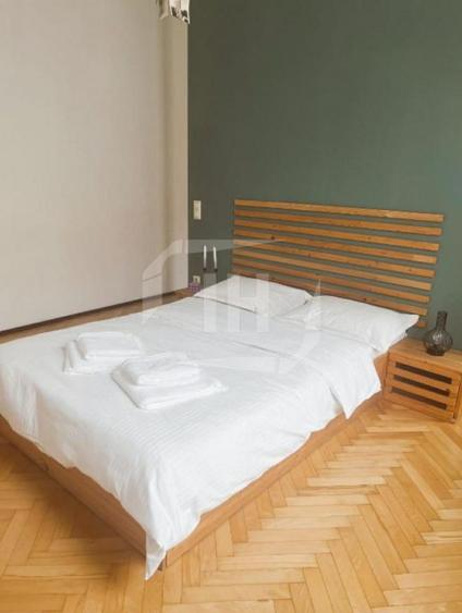 Apartament cu 2 camere semidecomandat, mobilat în Central
