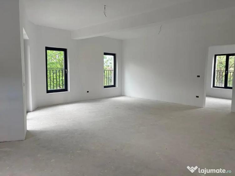Apartament cu 2 camere semidecomandat în Griviței
