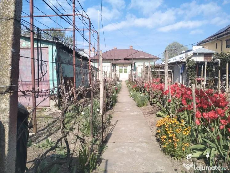 Apartament cu 7 camere decomandat, mobilat în Central