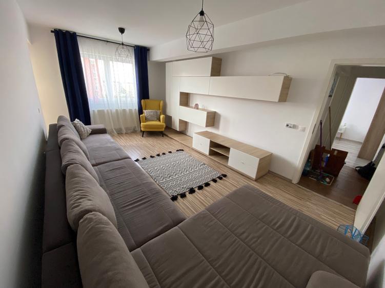 Apartament cu 2 camere decomandat în Central