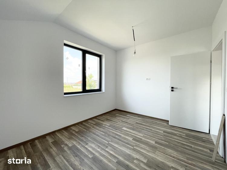 Casă cu 4 camere cu Teren 300 Mp în Central