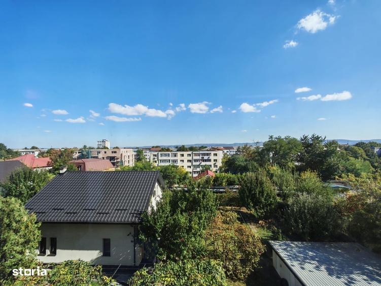 Apartament cu 3 camere decomandat, mobilat în Cornișa