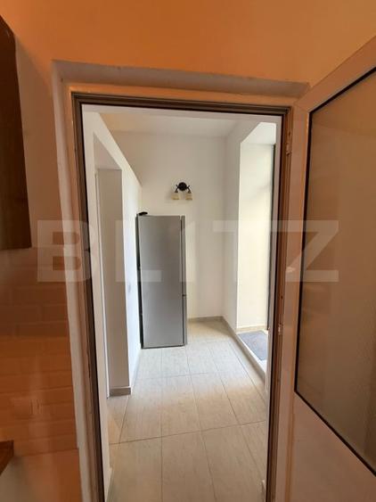 Apartament cu 2 camere semidecomandat, mobilat în Central