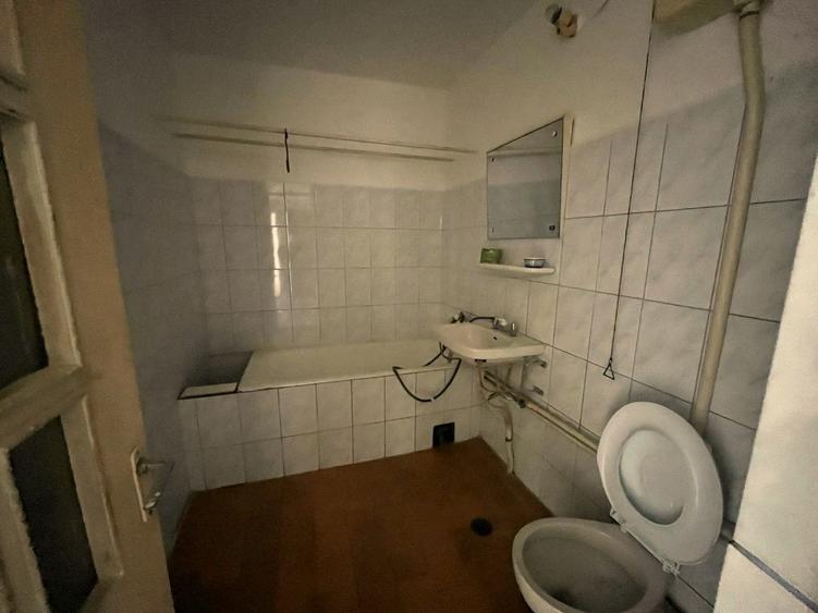 Apartament cu 2 camere decomandat în Spitalului