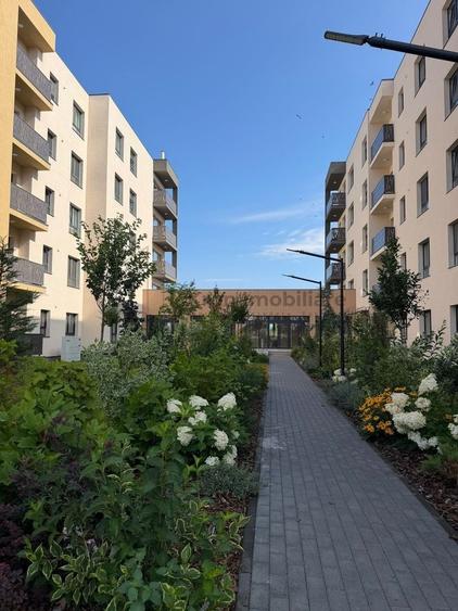 Apartament cu 2 camere decomandat, mobilat în Tractorul