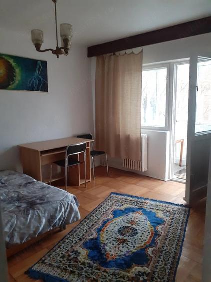Garsonieră decomandată în Central
