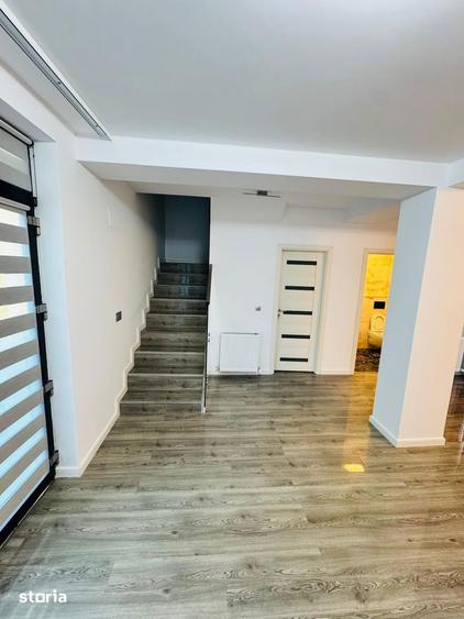 Casă cu 4 camere cu Teren 200 Mp în Central
