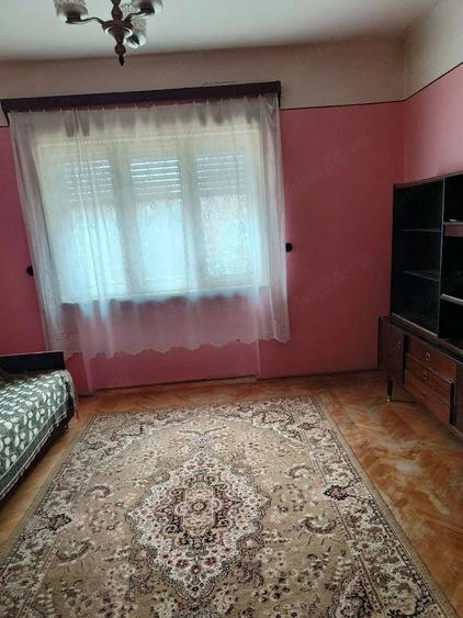 Casă cu 2 camere cu Teren 220 Mp în Central