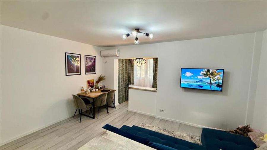 Apartament cu 3 camere decomandat, mobilat în Mircea cel Bătrân