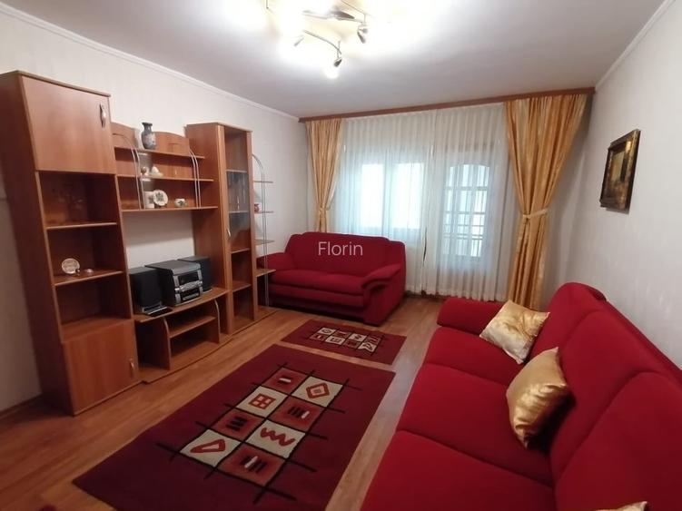 PROPRIETAR - Apartament 4 camere de inchiriat Piata Moldovei - Scoala 2
