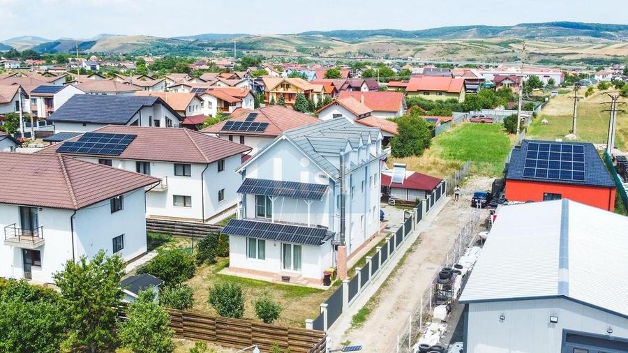 Casă cu 6 camere cu Canalizare în Gilău