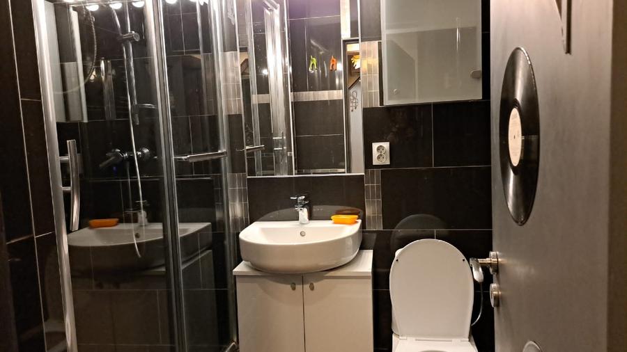 Apartament cu 3 camere decomandat, mobilat în Dristor