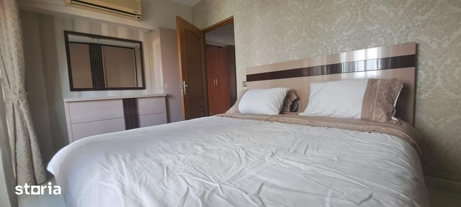 Apartament cu 3 camere decomandat în Tei