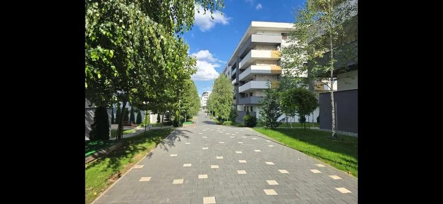 Apartament cu 2 camere decomandat, mobilat în Europa