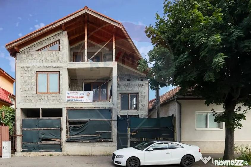 Casă cu 7 camere cu Teren 470 Mp în Gemenii