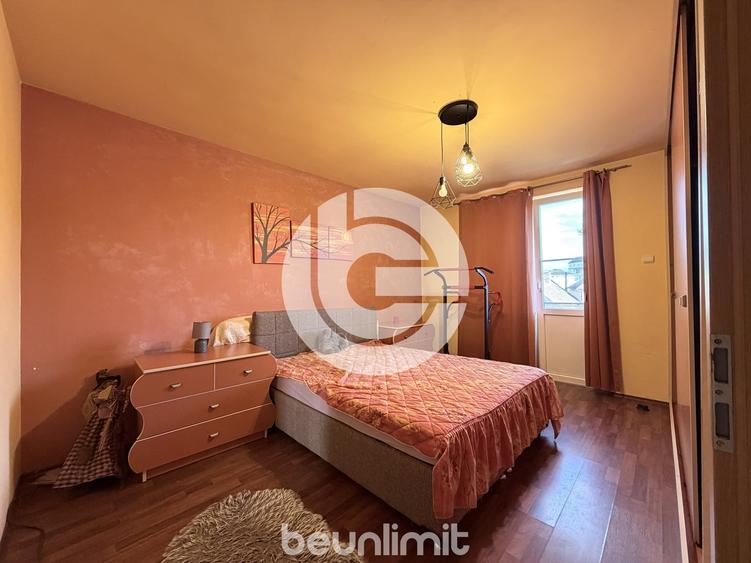 Apartament cu 3 camere decomandat, mobilat în Central