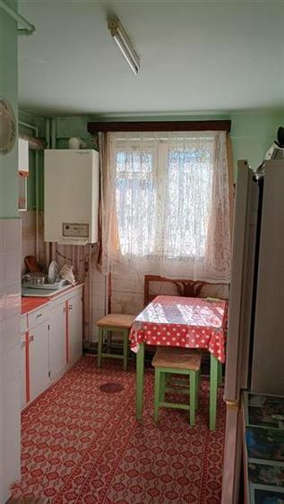 Apartament cu 3 camere decomandat în Vlahuță