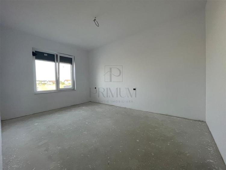 Duplex cu 3 camere cu Canalizare în Moșnița Nouă
