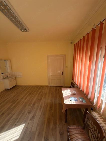 Casă cu 3 camere cu Teren 260 Mp în Central