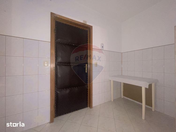 Garsonieră în Est
