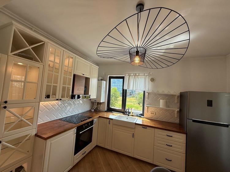 Apartament cu 3 camere decomandat în Pipera