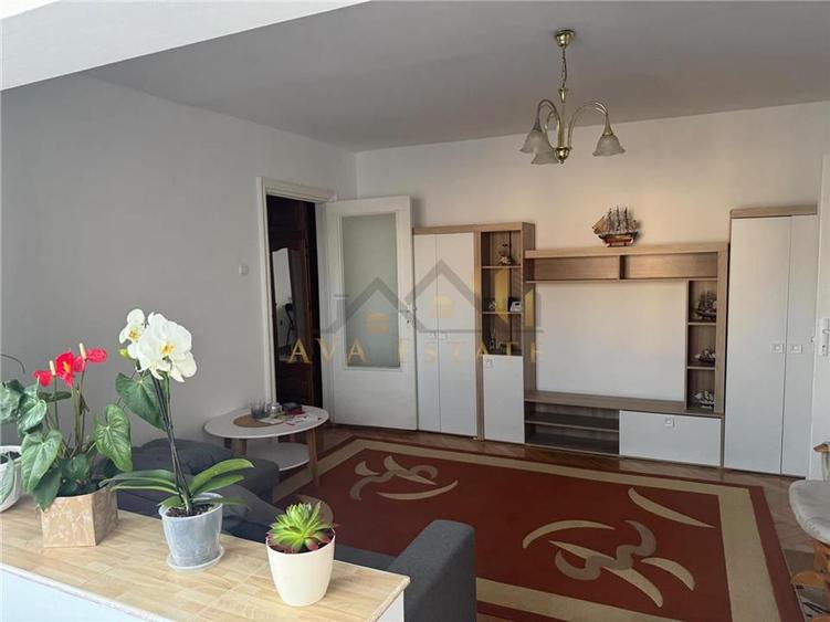 Apartament cu 2 camere semidecomandat, mobilat în Dâmbovița