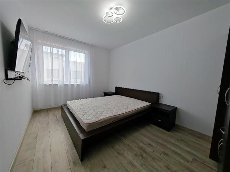 Apartament cu 3 camere decomandat, mobilat în Bartolomeu