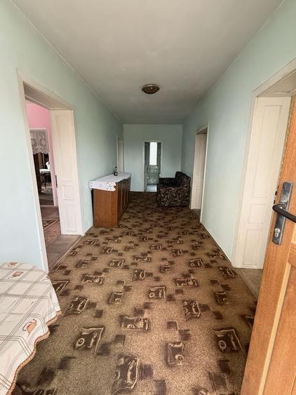 Casă cu 4 camere decomandat în Central