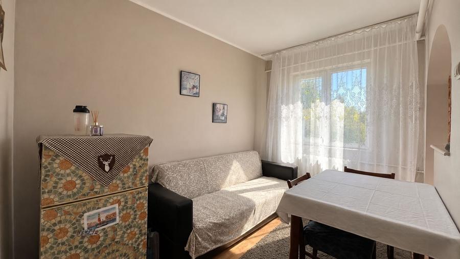 Apartament cu 2 camere semidecomandat, mobilat în Dacia