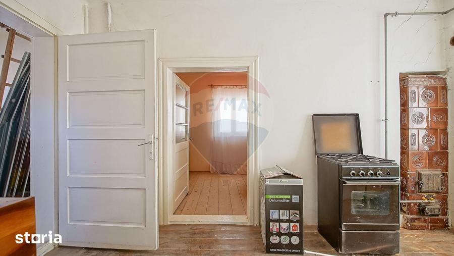 Casă cu 2 camere cu Teren 230 Mp în Schei