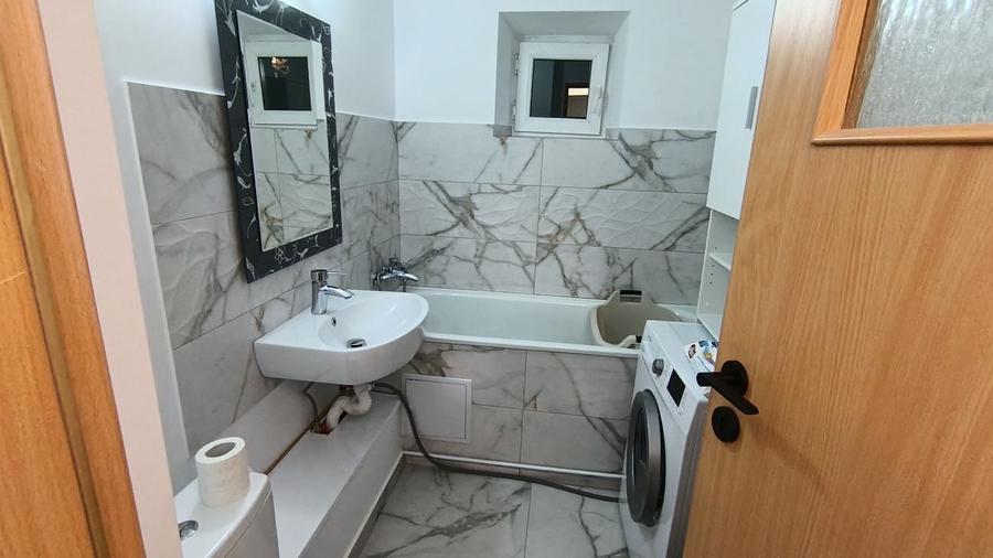 Apartament cu 2 camere decomandat în Păun