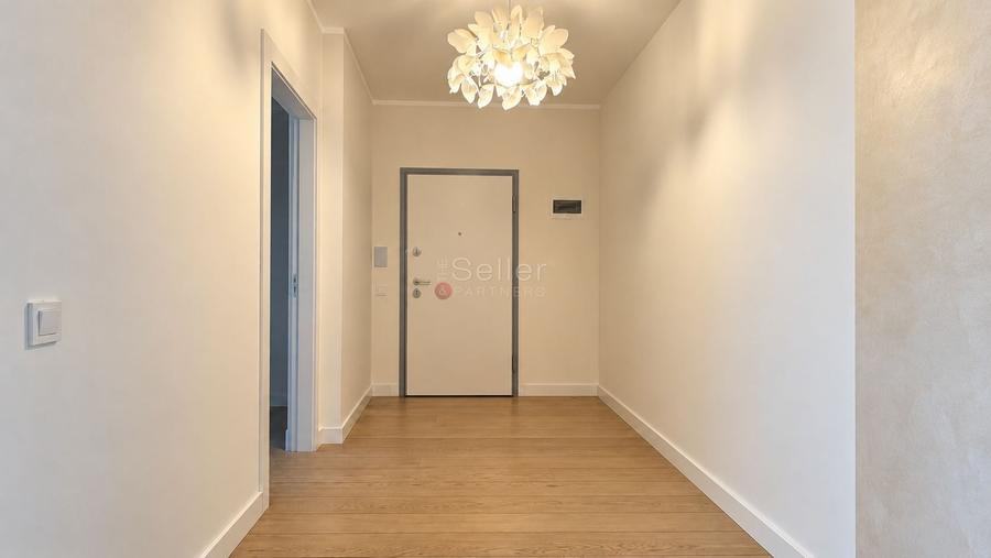 Apartament cu 2 camere semidecomandat, mobilat în Tractorul