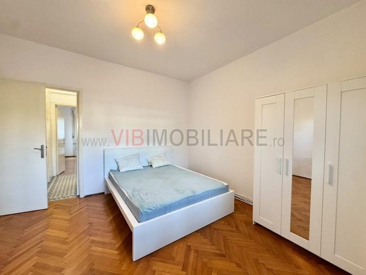 Apartament cu 3 camere decomandat în Romană