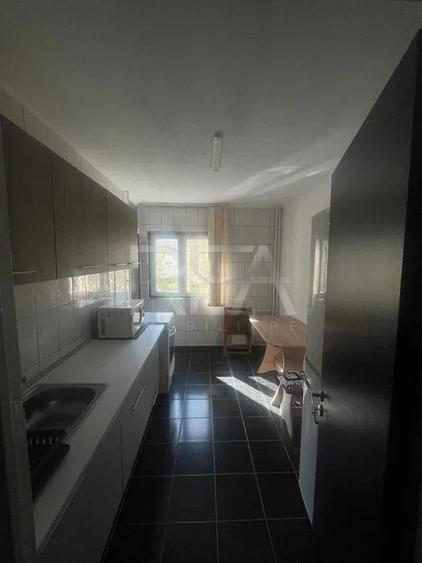 Apartament cu 3 camere decomandat, mobilat în Dristor