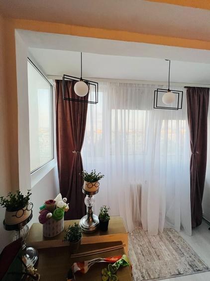 Apartament cu 2 camere decomandat în Tractorul