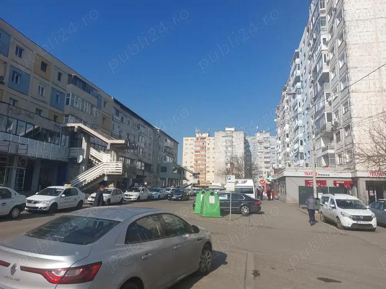 Apartament cu 3 camere decomandat, mobilat în Dacia
