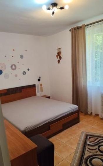 Apartament cu 3 camere semidecomandat, mobilat în Obor