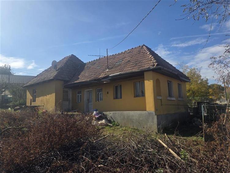 Casă cu 2 camere cu Teren 400 Mp în Voiniceni