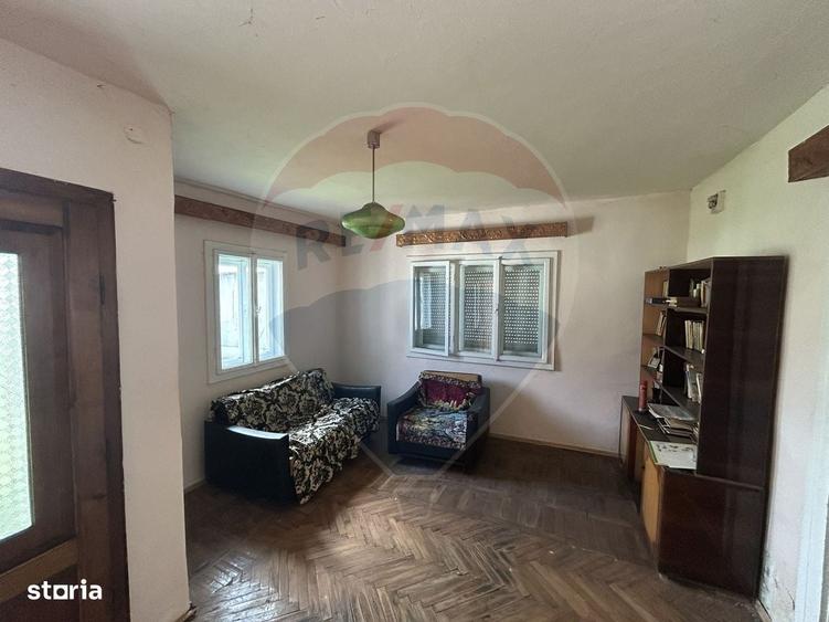 Casă cu 3 camere cu Teren 590 Mp în Bârsana