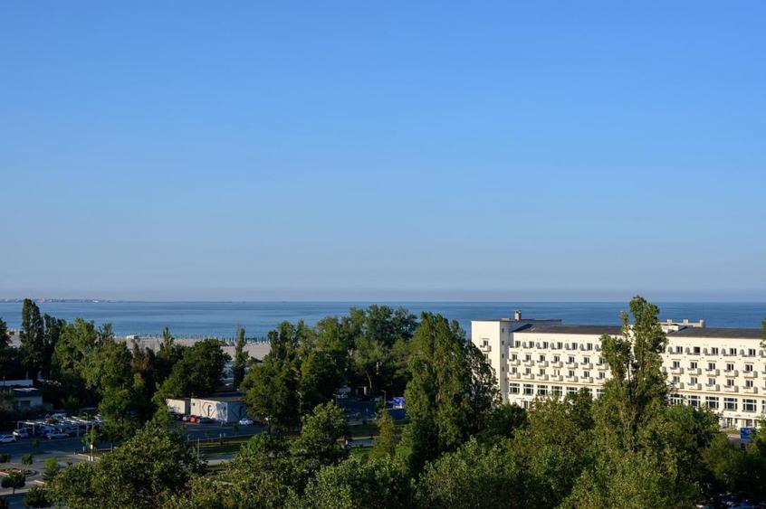 Apartament cu 2 camere decomandat, mobilat în Mamaia