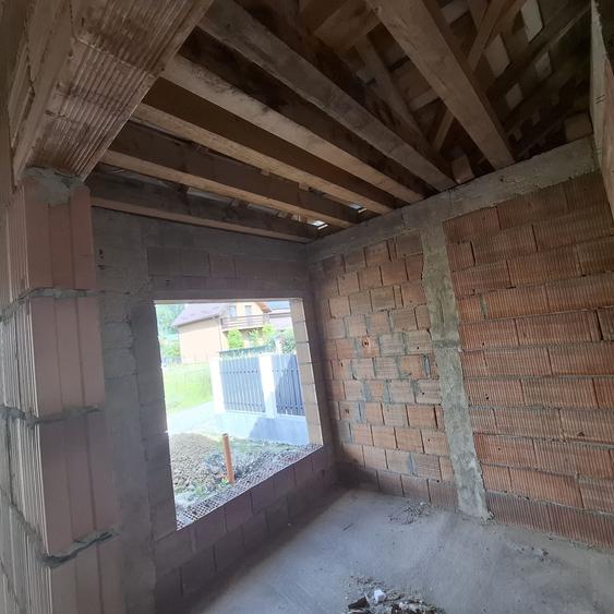 Casă cu 4 camere în Central