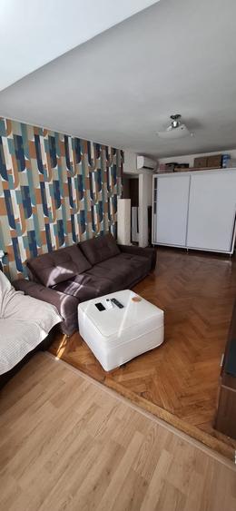 Apartament cu 2 camere semidecomandat, mobilat în P-ța Muncii