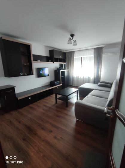 Apartament cu 3 camere decomandat, mobilat în Găvana